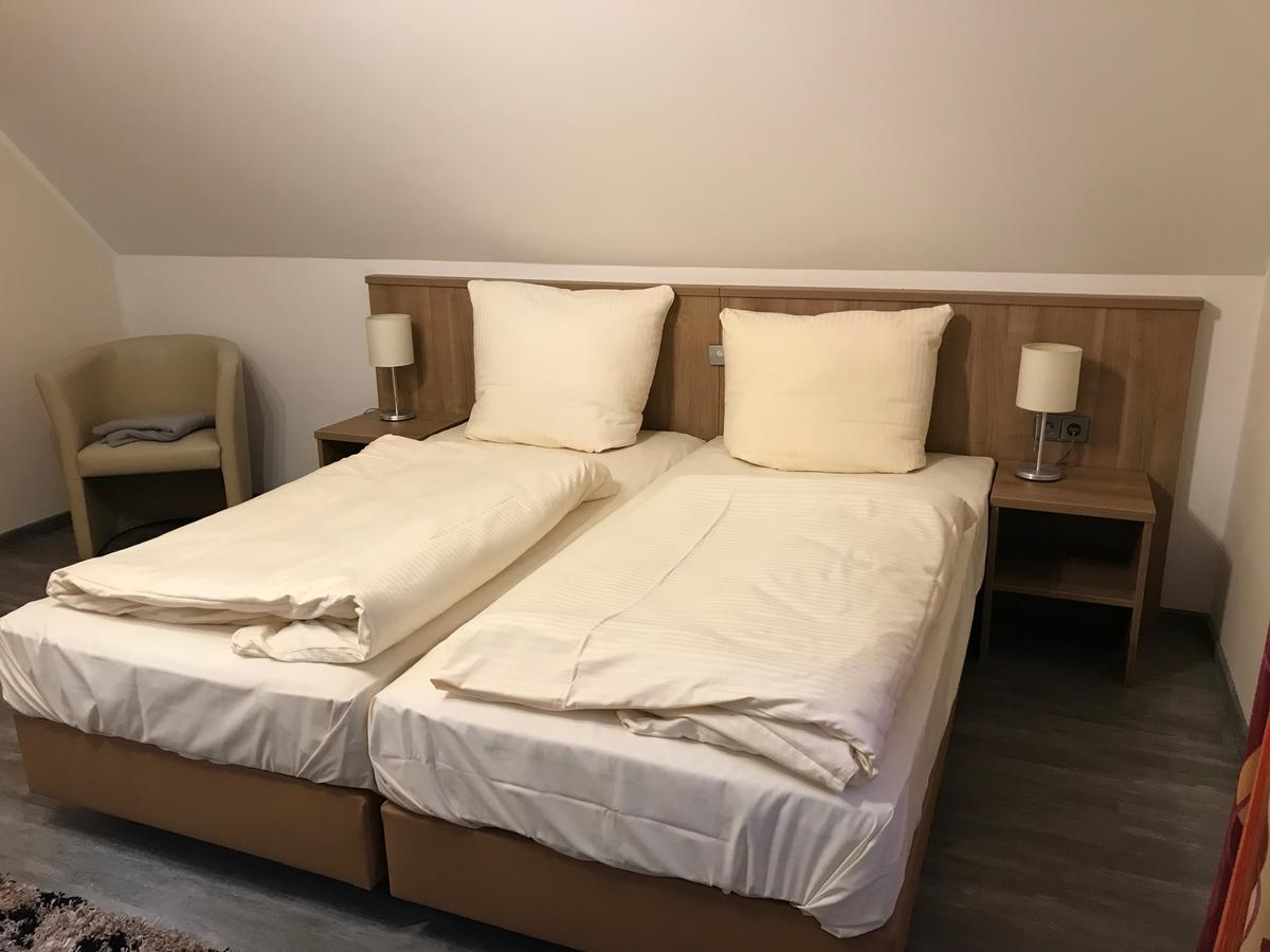 Apartment-Pension Schwalbennest Herzogenaurach Pokój zdjęcie